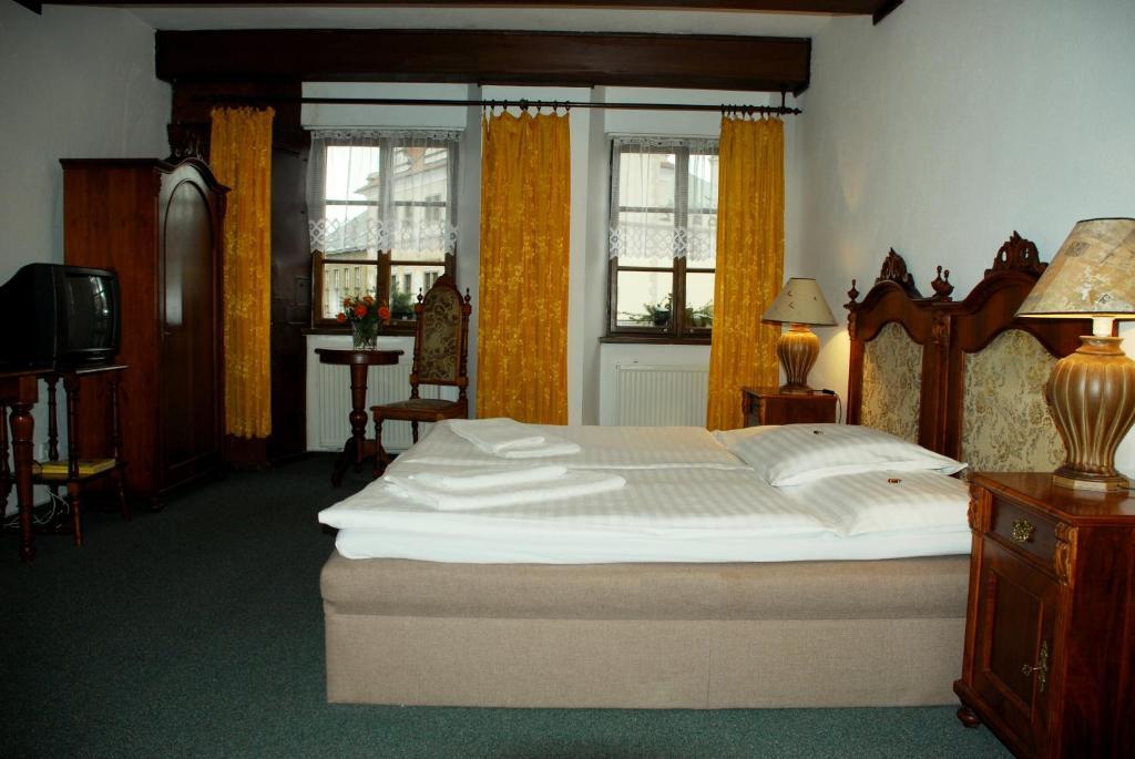 Hotel Zlaty Kohout มลาดาโบเลสลัฟ ภายนอก รูปภาพ