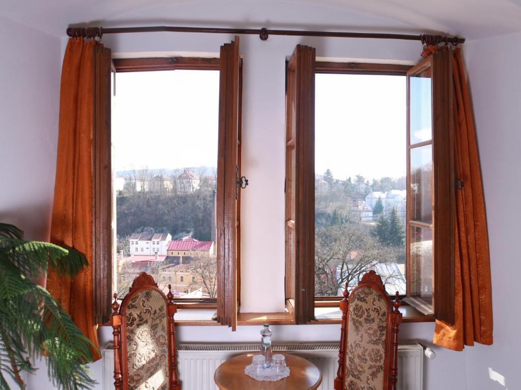 Hotel Zlaty Kohout มลาดาโบเลสลัฟ ภายนอก รูปภาพ