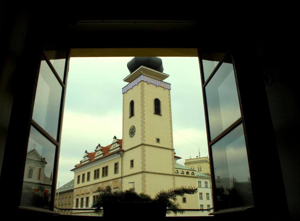 Hotel Zlaty Kohout มลาดาโบเลสลัฟ ภายนอก รูปภาพ