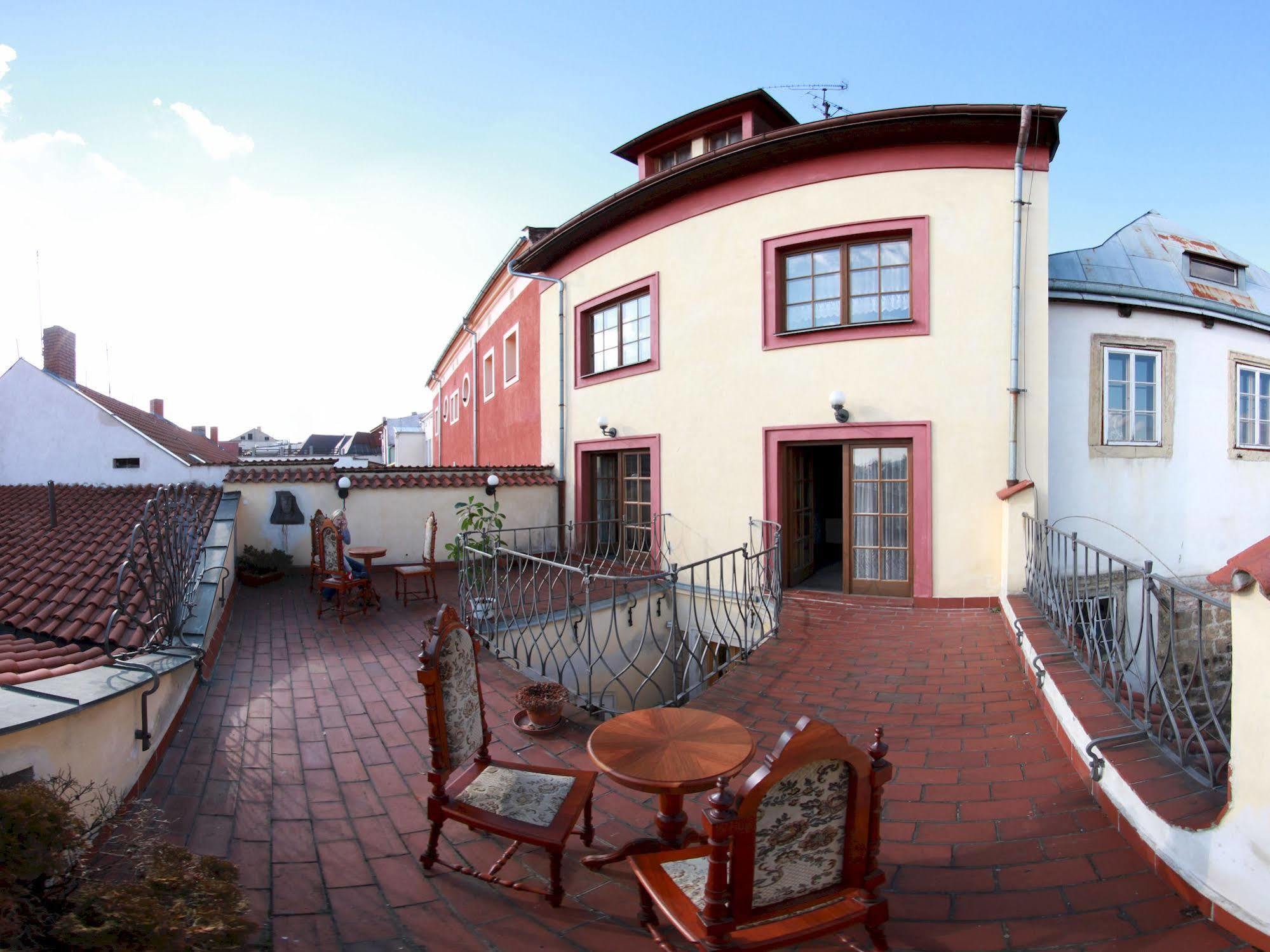 Hotel Zlaty Kohout มลาดาโบเลสลัฟ ภายนอก รูปภาพ