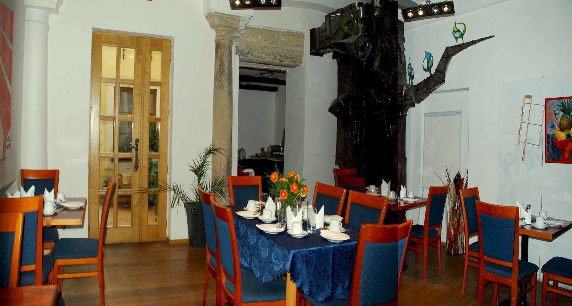 Hotel Zlaty Kohout มลาดาโบเลสลัฟ ภายนอก รูปภาพ