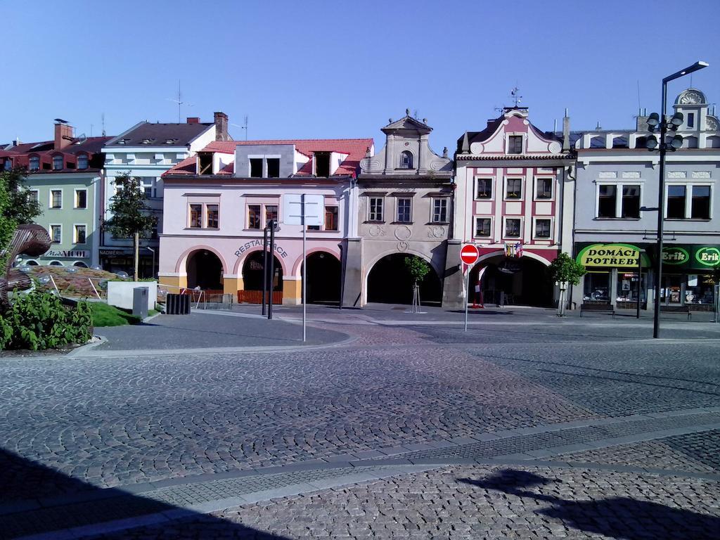 Hotel Zlaty Kohout มลาดาโบเลสลัฟ ภายนอก รูปภาพ